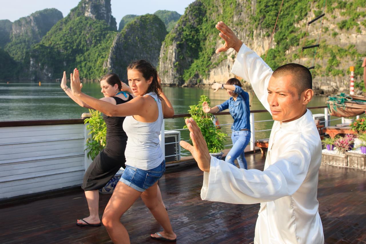 Garden Bay Legend Cruise Hotel Ha Long Bagian luar foto